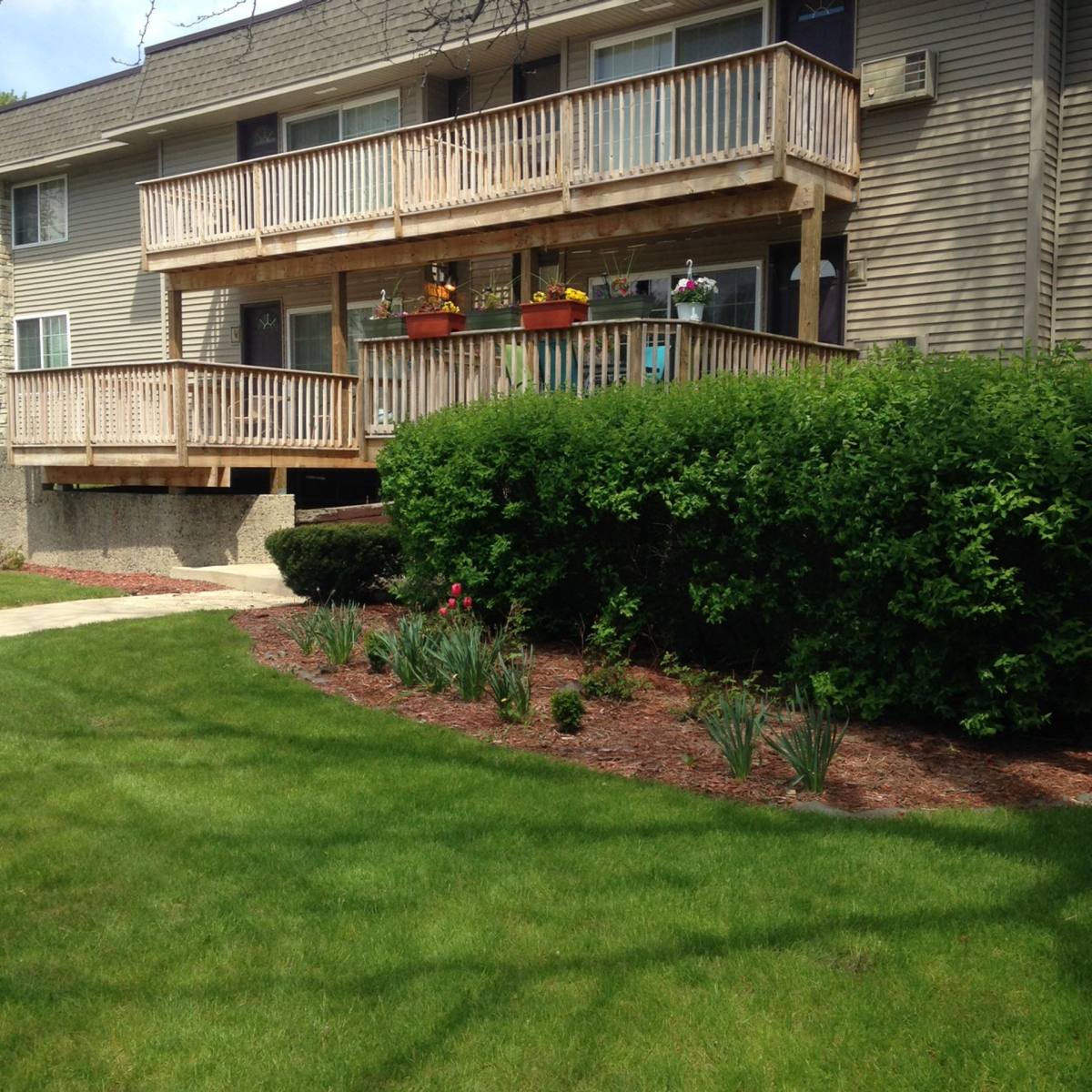 Apartment for rent at 7926 S Wildwood Dr, Oak Creek, WI 53154