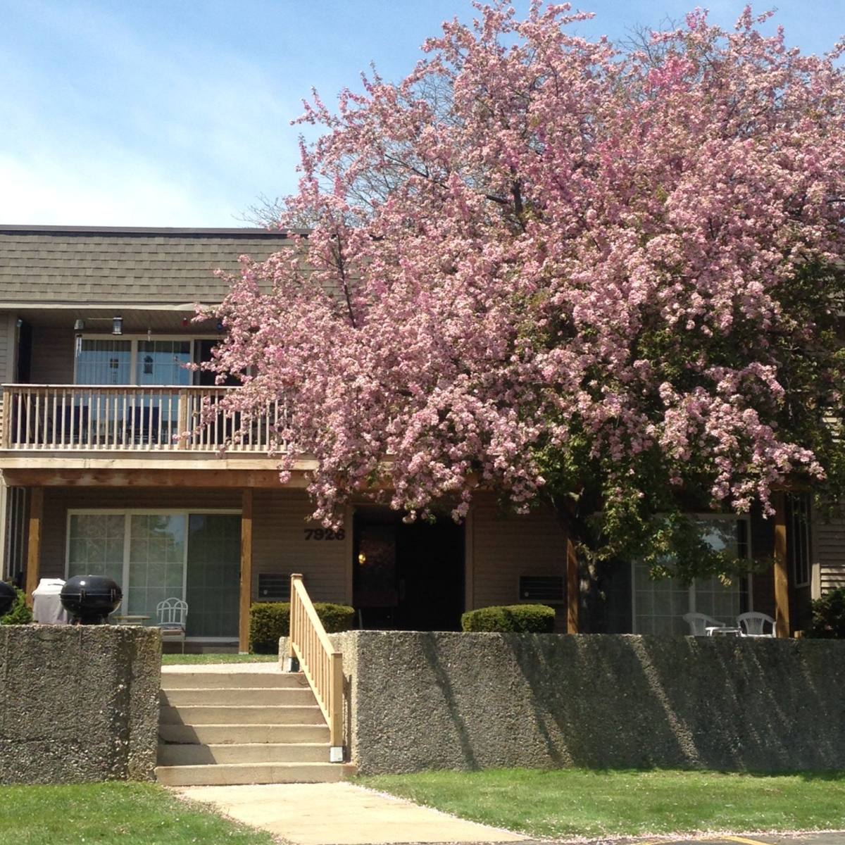 Apartment for rent at 7926 S Wildwood Dr, Oak Creek, WI 53154
