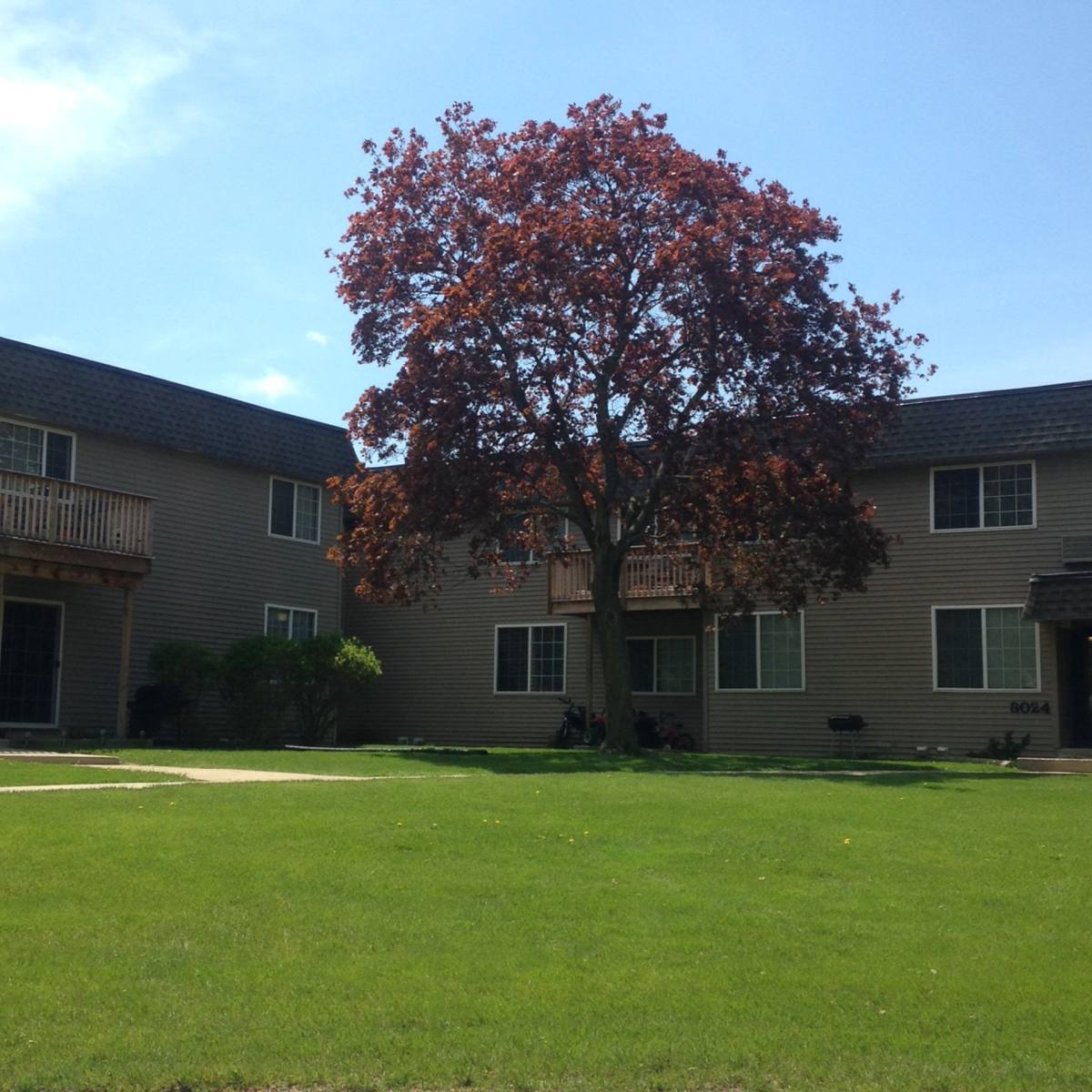 Apartment for rent at 7926 S Wildwood Dr, Oak Creek, WI 53154