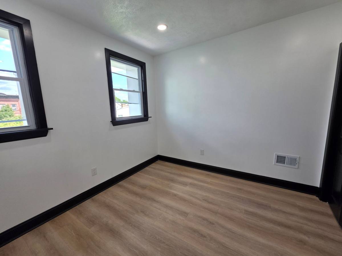 House for rent at 1111 Freyberg St, Pittsburgh, PA 15203