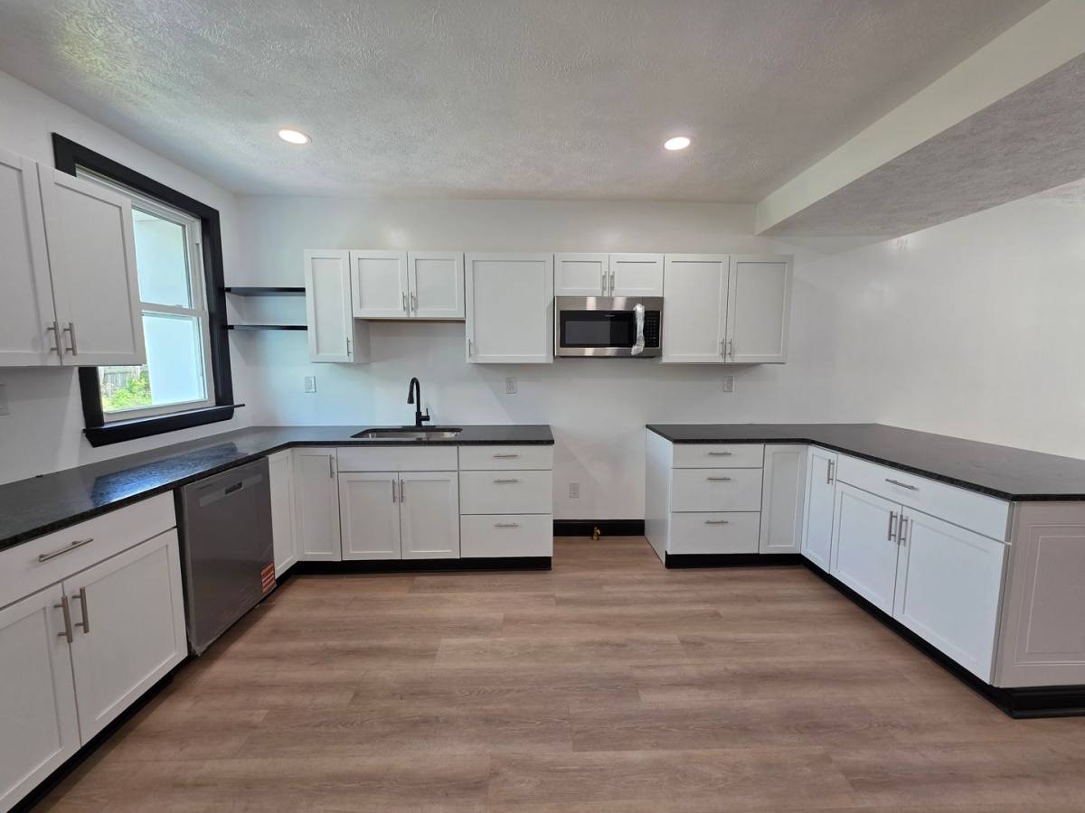 House for rent at 1111 Freyberg St, Pittsburgh, PA 15203