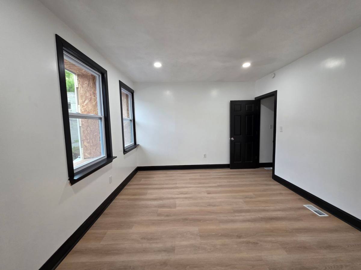 House for rent at 1111 Freyberg St, Pittsburgh, PA 15203