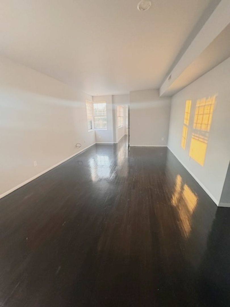 Apartment for rent at 5-15 N 18th St, Allentown, PA 18104