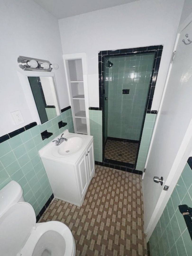 Apartment for rent at 5-15 N 18th St, Allentown, PA 18104