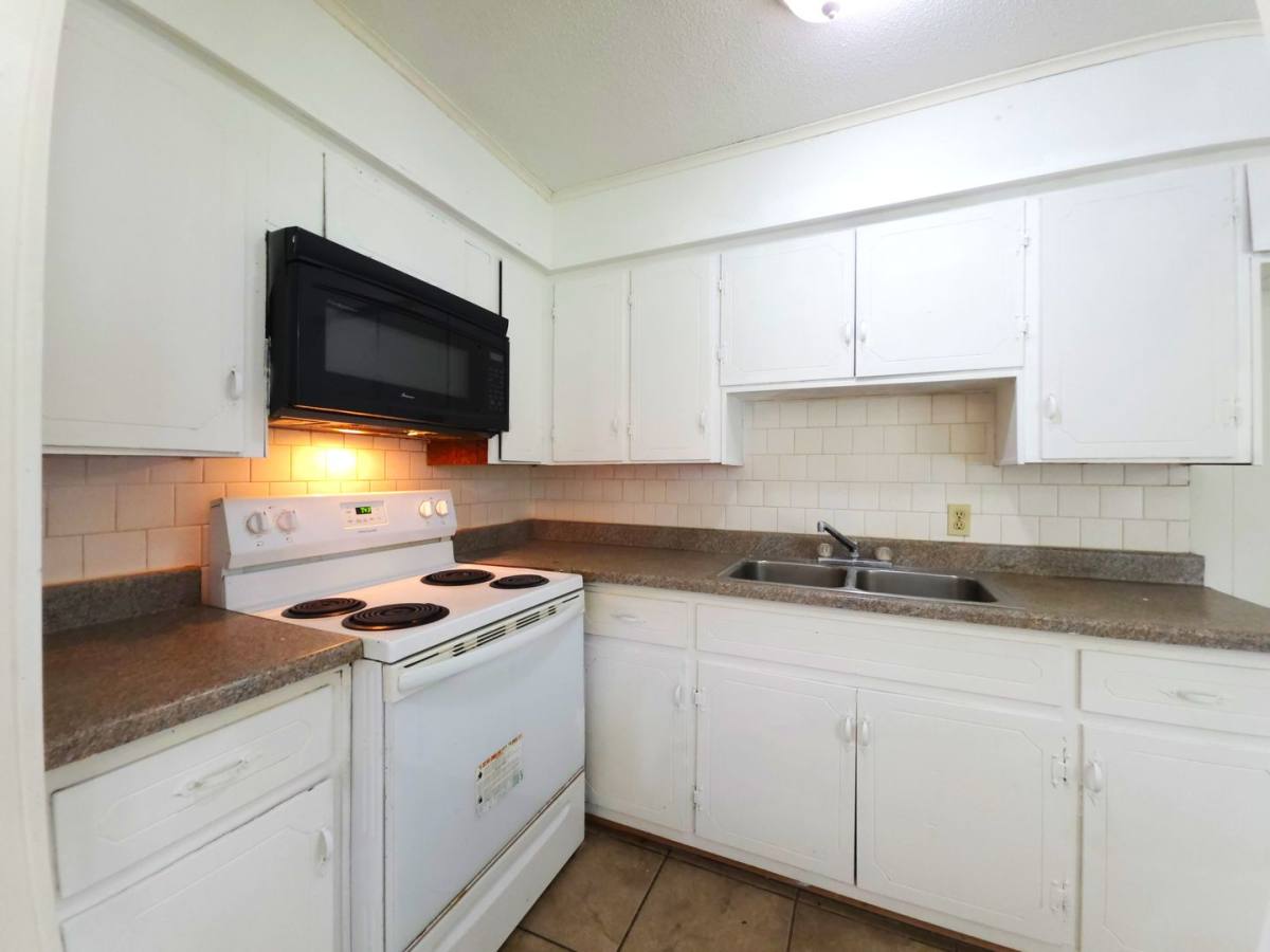 Apartment for rent at 501 E Reagan St, Palestine, TX 75801