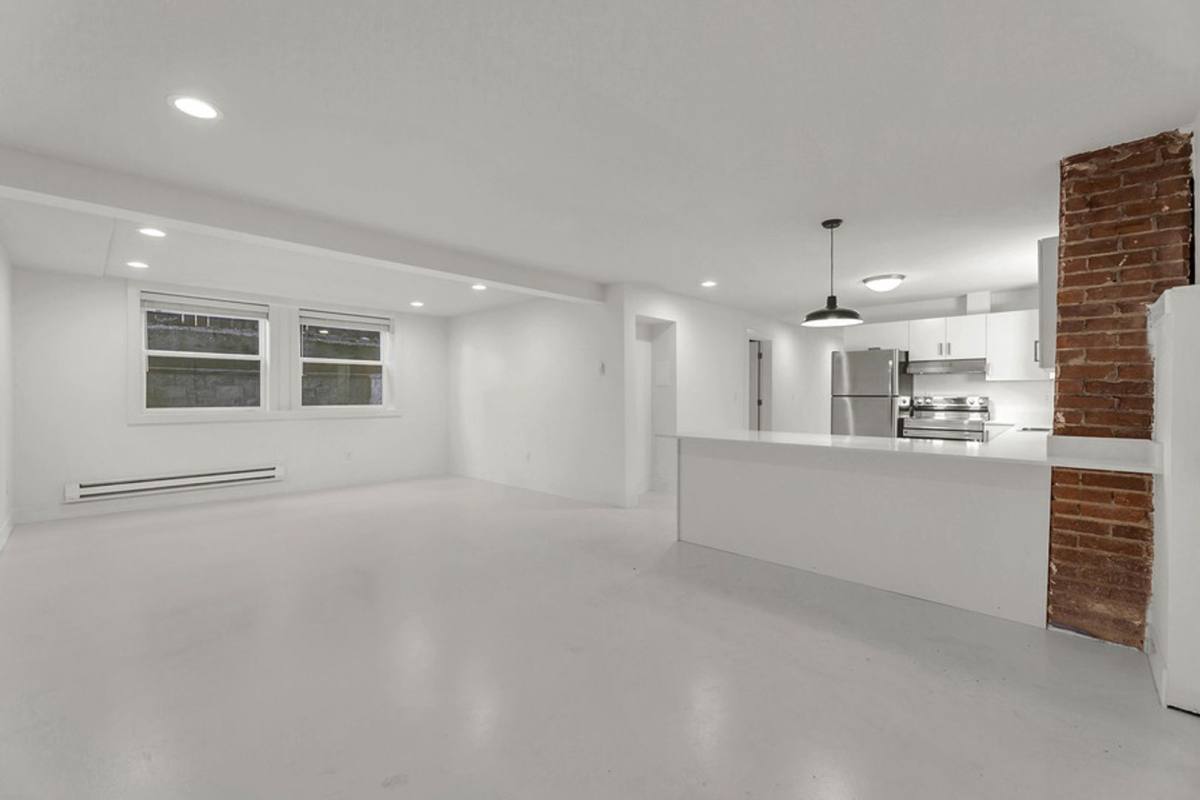 Townhouse for rent at 1511 E Alder St, Seattle, WA 98122
