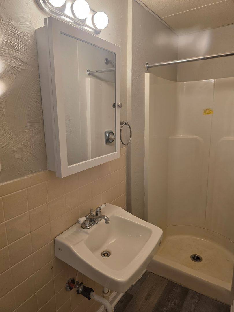 Apartment for rent at 501 Baughman Ave, Jeannette, PA 15644