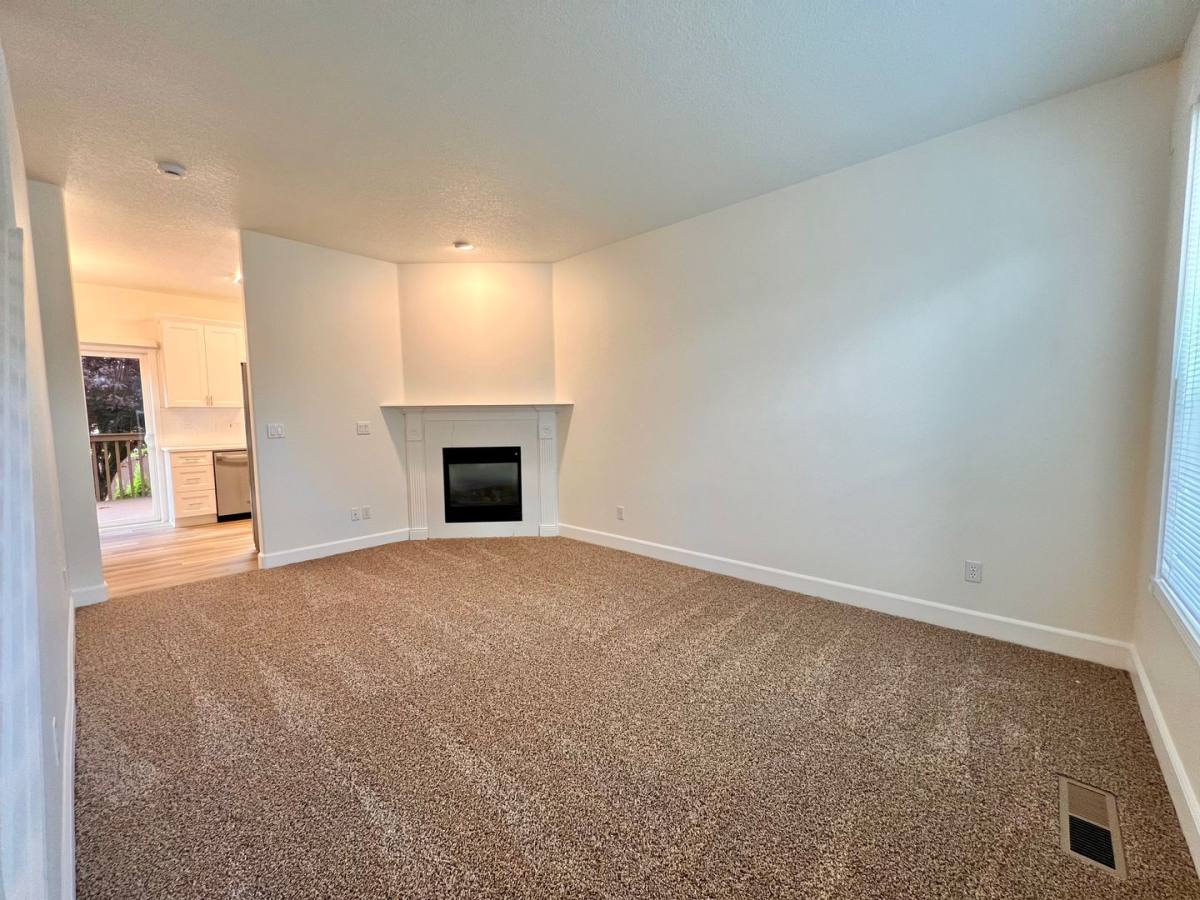 Townhouse for rent at 16775 NE Halsey St, Portland, OR 97230