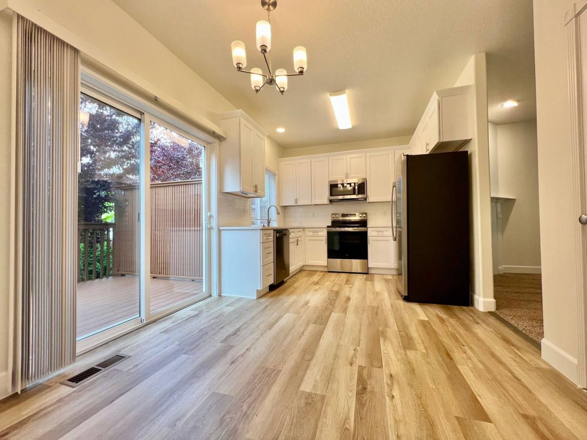 Townhouse for rent at 16775 NE Halsey St, Portland, OR 97230
