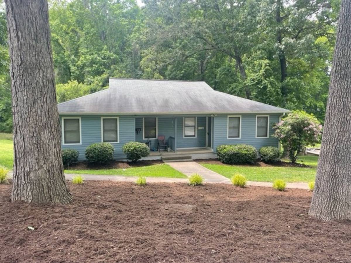 House for rent at 904 Glenwood Rd, Asheboro, NC 27203