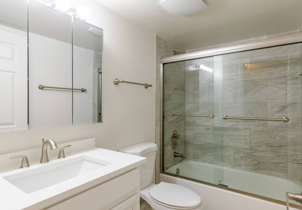 Apartment for rent at 260 E Butterfield Rd, Elmhurst, IL 60126