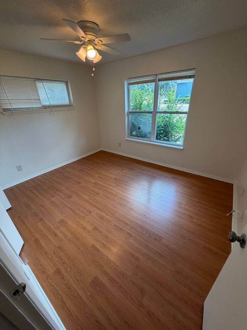 House for rent at 1621 Finley Rd, Irving, TX 75062