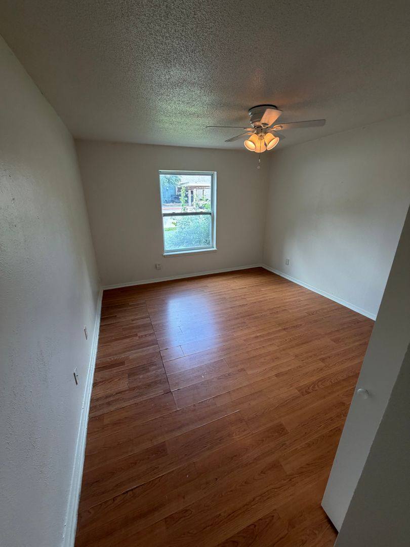 House for rent at 1621 Finley Rd, Irving, TX 75062