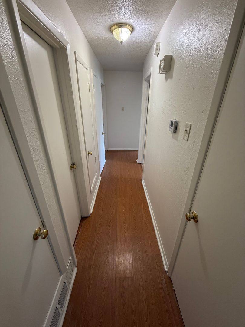 House for rent at 1621 Finley Rd, Irving, TX 75062