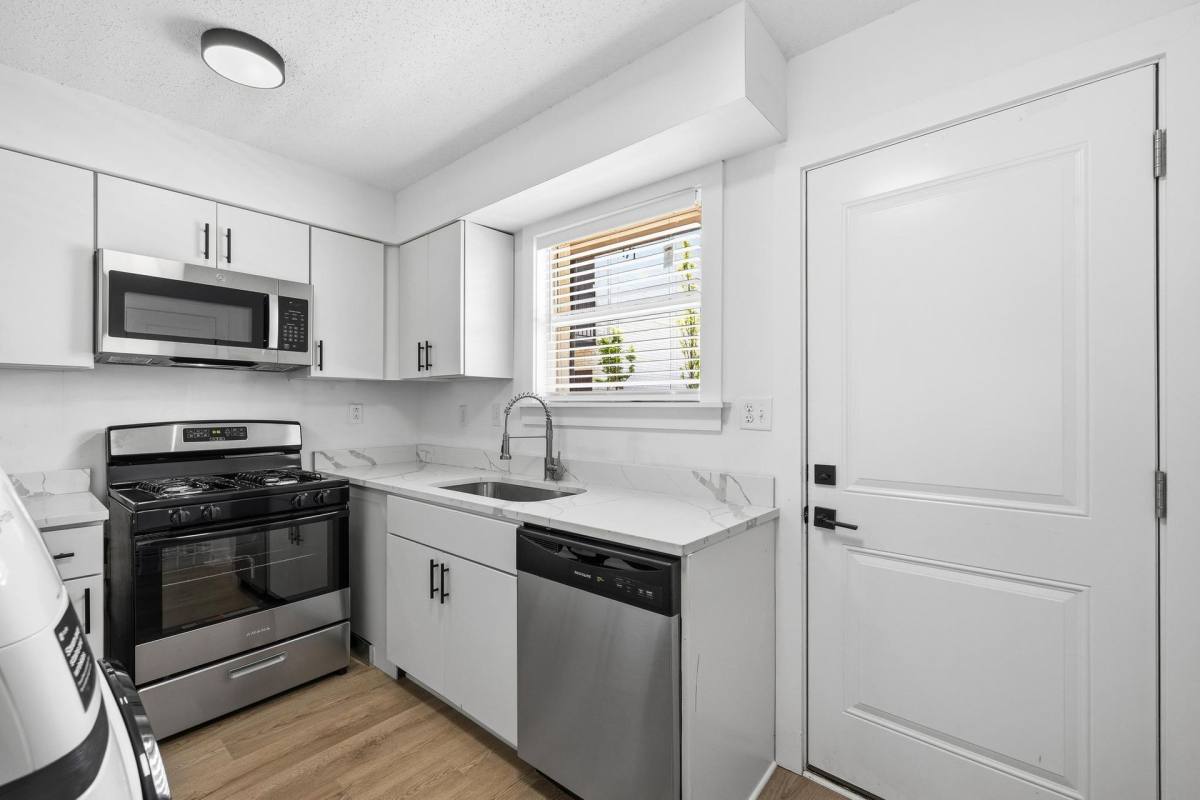 Apartment for rent at 171 N Merton, Memphis, TN 38112