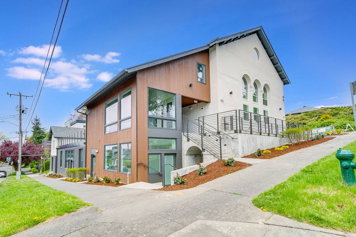 Apartment for rent at 3902 S Ferdinand St, Seattle, WA 98118