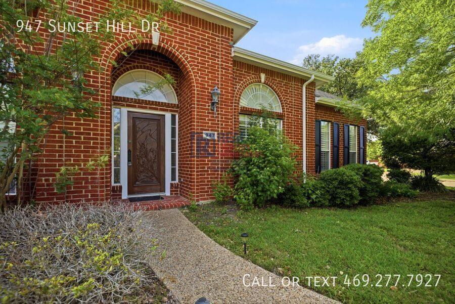 House for rent at 947 Sunset Hill Dr, Rockwall, TX 75087