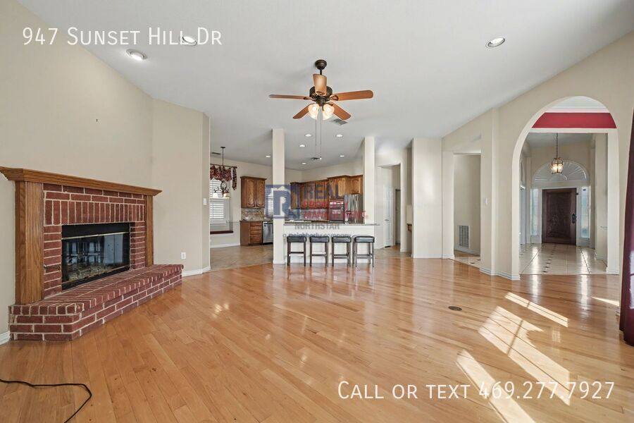 House for rent at 947 Sunset Hill Dr, Rockwall, TX 75087