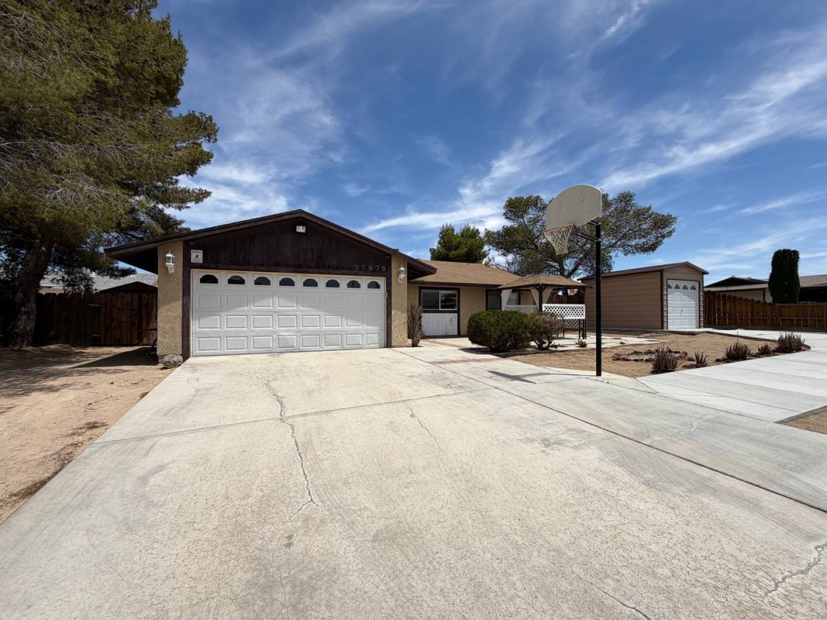 House for rent at 25670 Ash Rd, Barstow, CA 92311