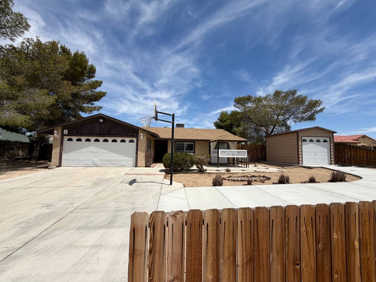 House for rent at 25670 Ash Rd, Barstow, CA 92311