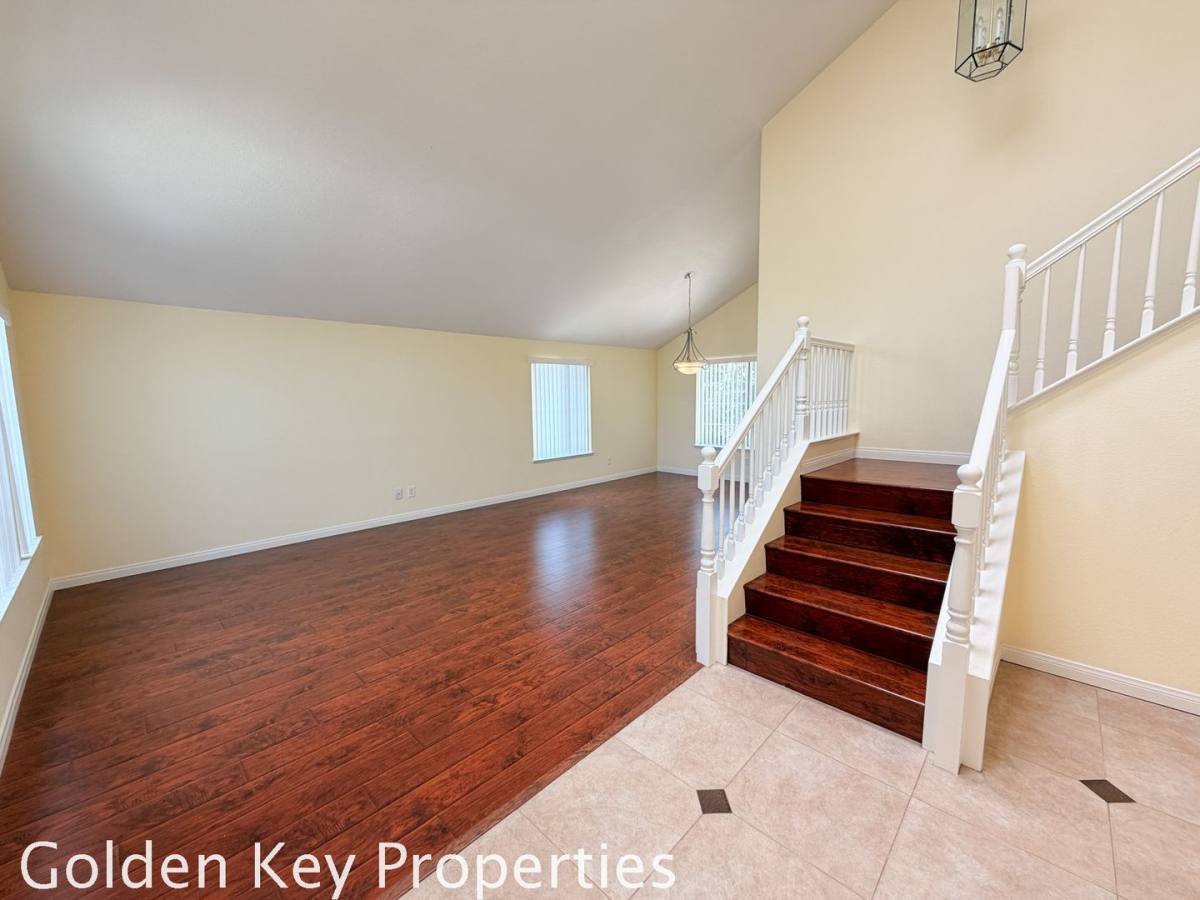 House for rent at 533 Edgewater Ave, Oceanside, CA 92057