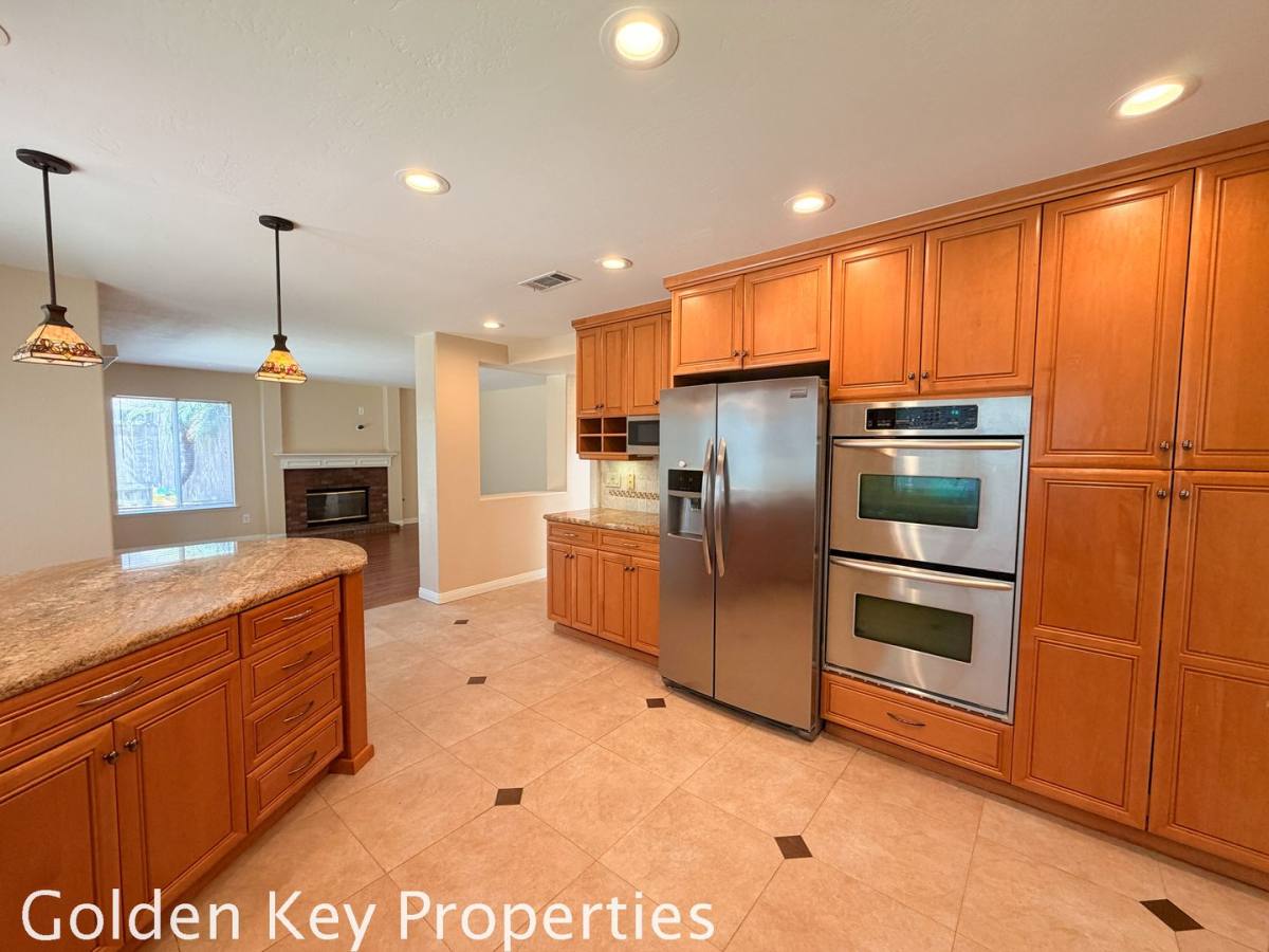 House for rent at 533 Edgewater Ave, Oceanside, CA 92057