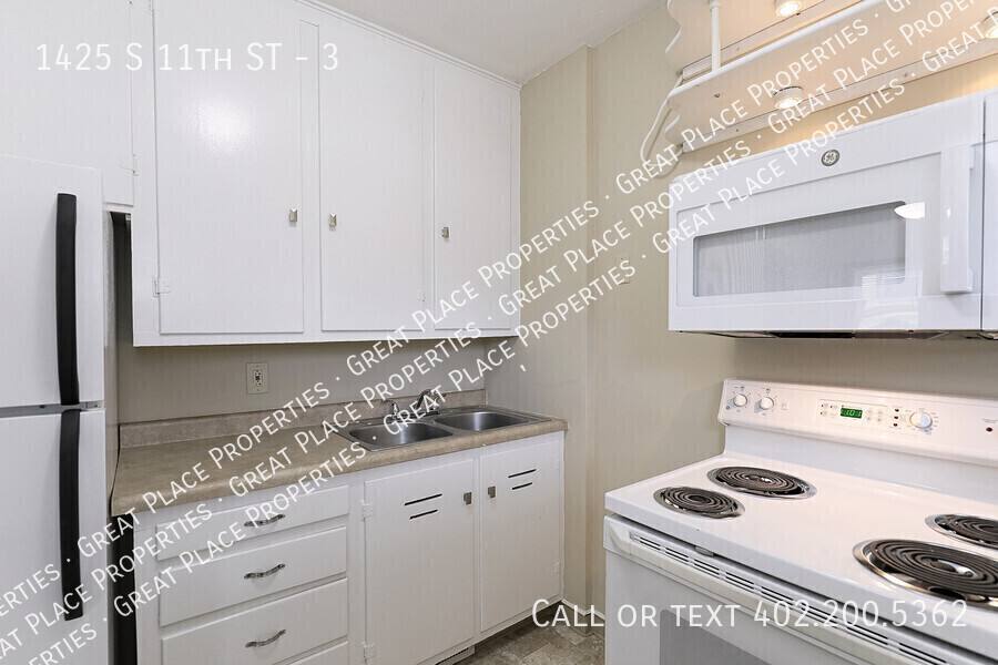 Apartment for rent at 1425 S 11th St #3, Lincoln, NE 68502