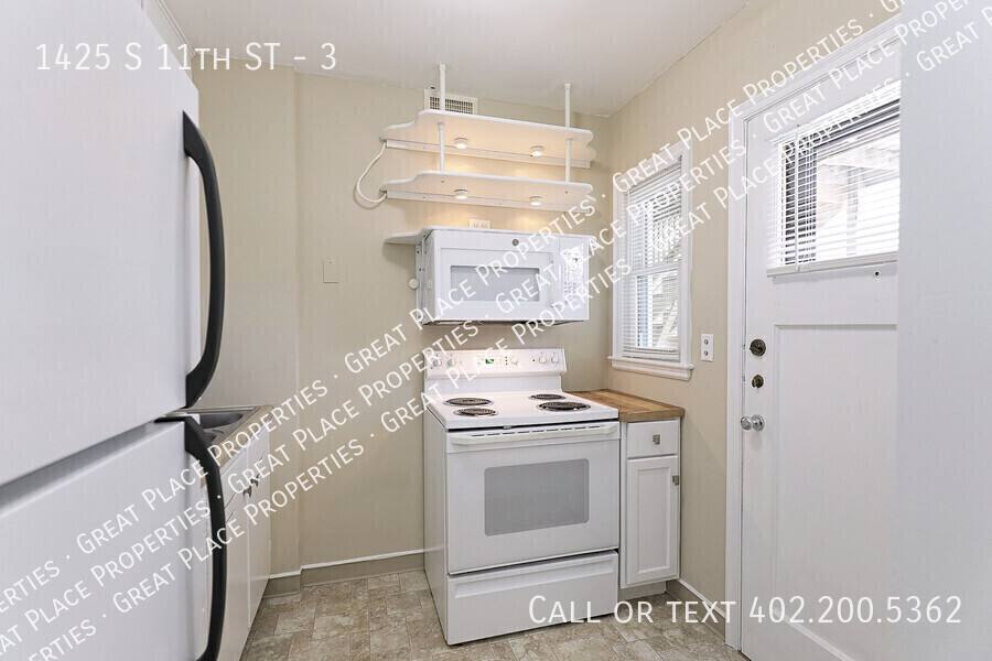Apartment for rent at 1425 S 11th St #3, Lincoln, NE 68502