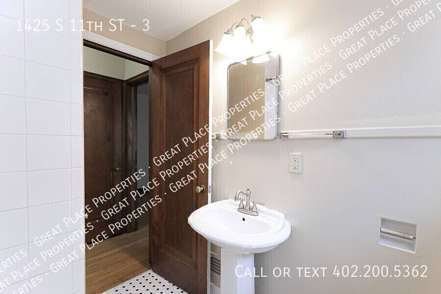 Apartment for rent at 1425 S 11th St #3, Lincoln, NE 68502