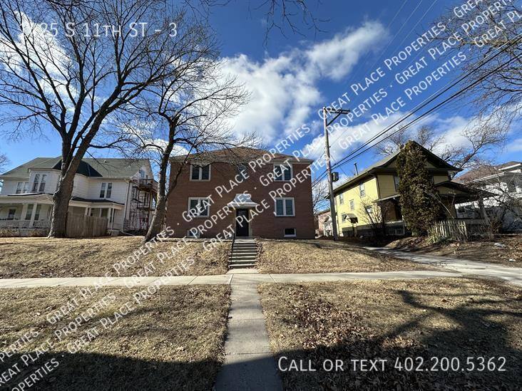 Apartment for rent at 1425 S 11th St #3, Lincoln, NE 68502