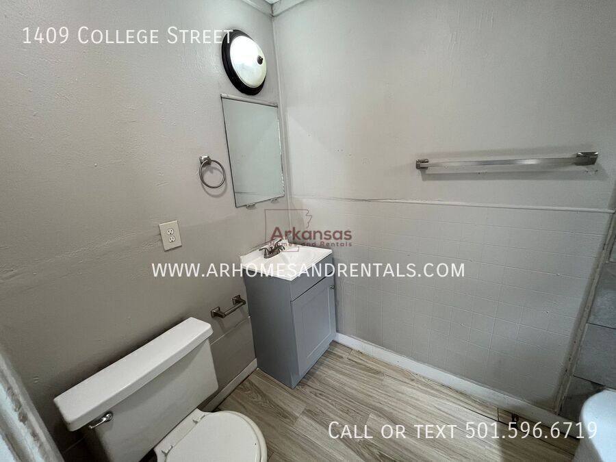 Apartment for rent at 1409 College St, Little Rock, AR 72204
