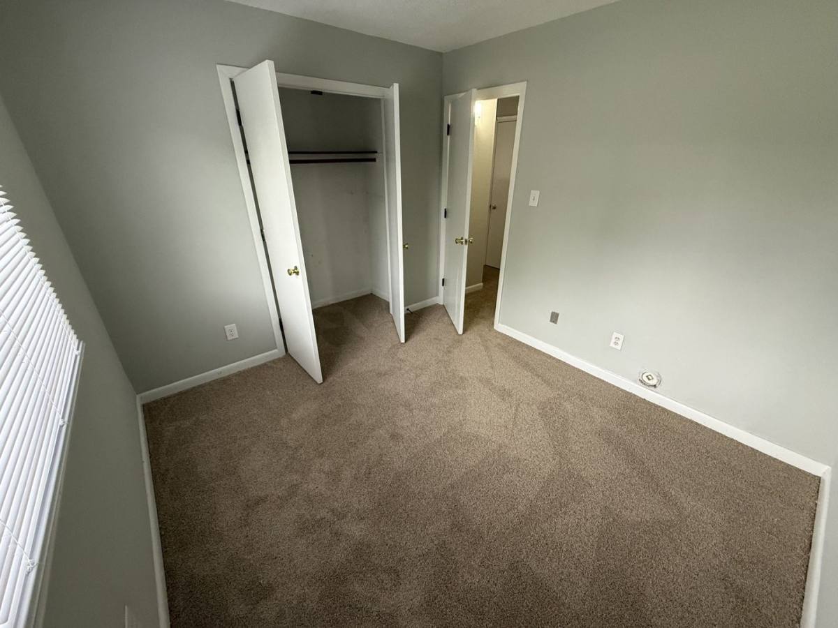 Townhouse for rent at 4554 N New Hope Rd, Raleigh, NC 27604