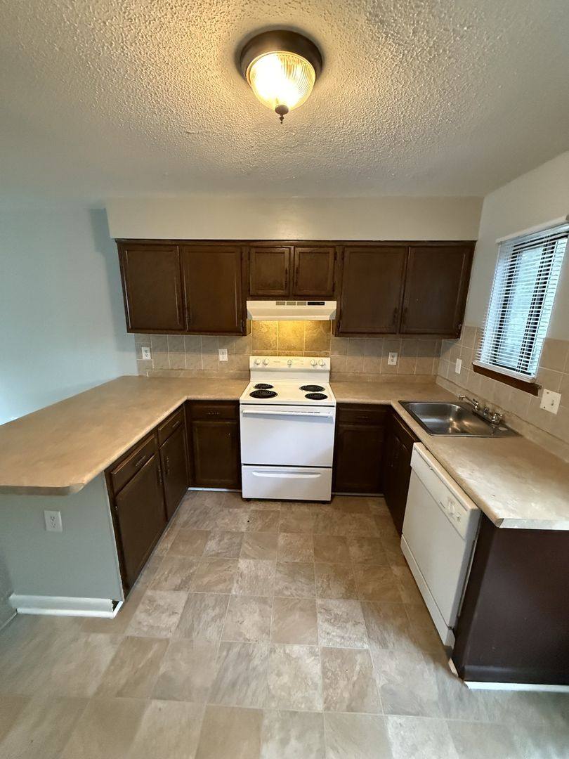 Townhouse for rent at 4554 N New Hope Rd, Raleigh, NC 27604
