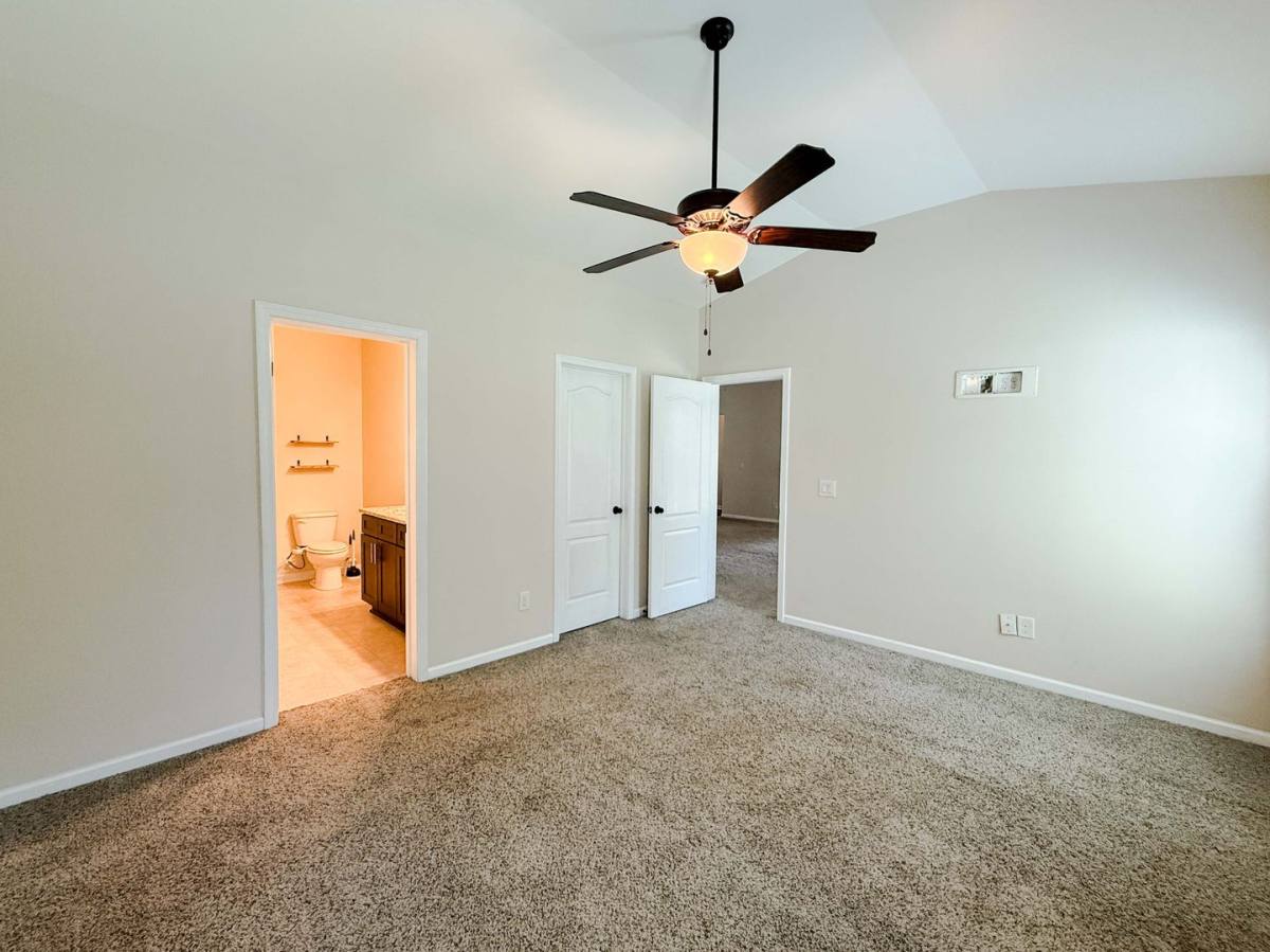 House for rent at 728 Roanake Dr, Raeford, NC 28376