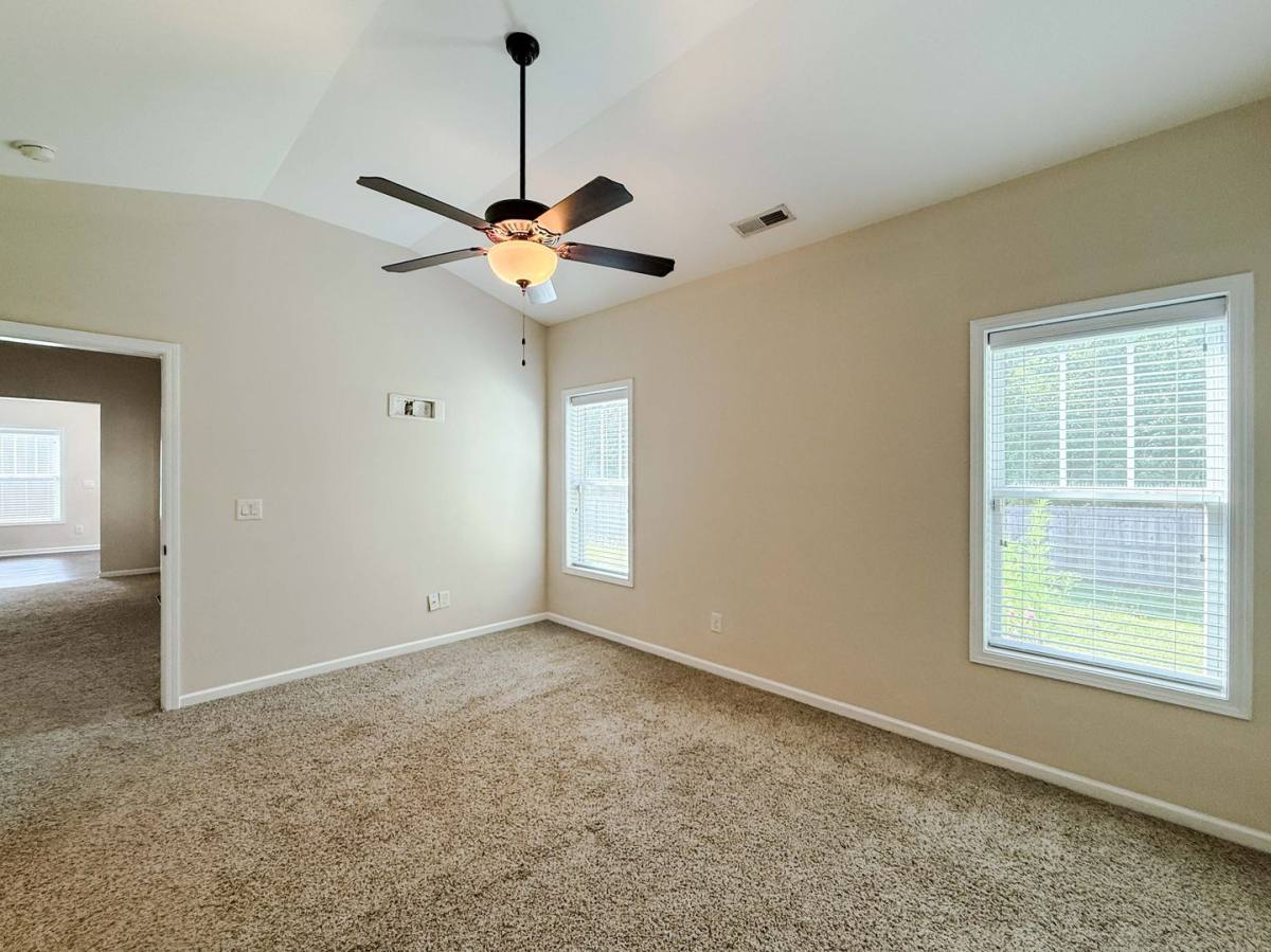 House for rent at 728 Roanake Dr, Raeford, NC 28376