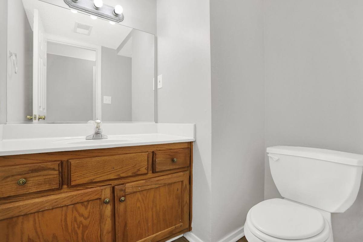 Townhouse for rent at 818 Barrington Woods Cove, Southaven, MS 38671