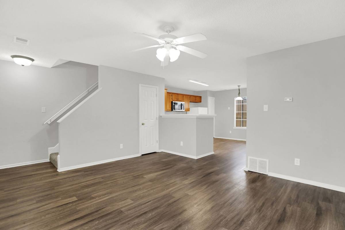 Townhouse for rent at 818 Barrington Woods Cove, Southaven, MS 38671