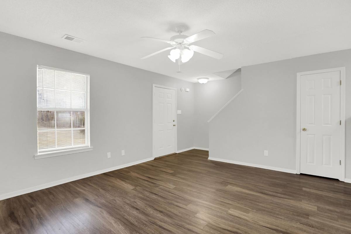 Townhouse for rent at 818 Barrington Woods Cove, Southaven, MS 38671