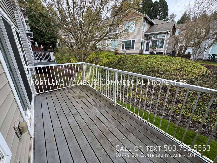Townhouse for rent at 10779 SW Canterbury Lane #101, Portland, OR 97224
