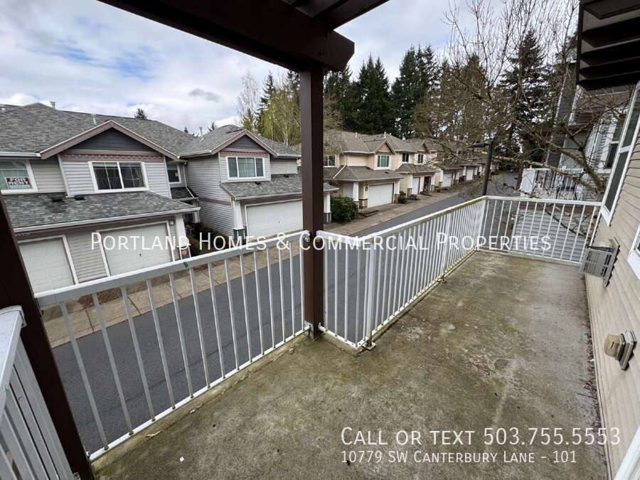 Townhouse for rent at 10779 SW Canterbury Lane #101, Portland, OR 97224
