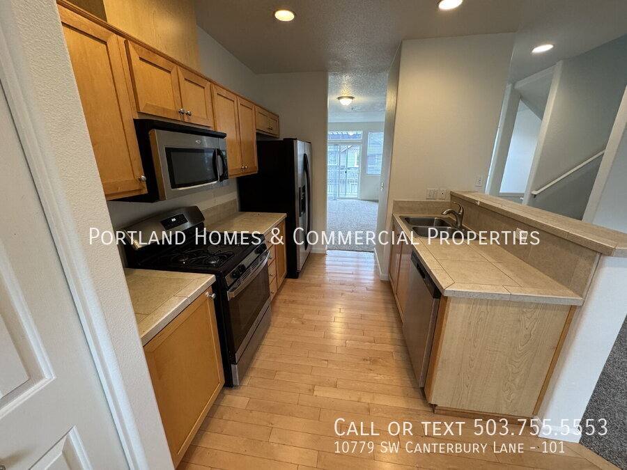 Townhouse for rent at 10779 SW Canterbury Lane #101, Portland, OR 97224