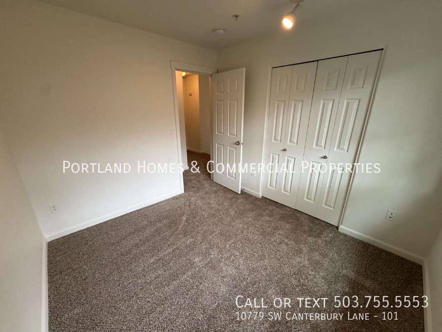 Townhouse for rent at 10779 SW Canterbury Lane #101, Portland, OR 97224