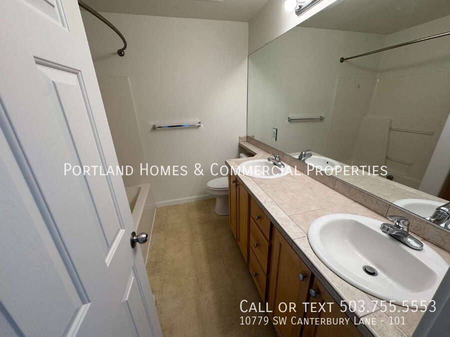 Townhouse for rent at 10779 SW Canterbury Lane #101, Portland, OR 97224
