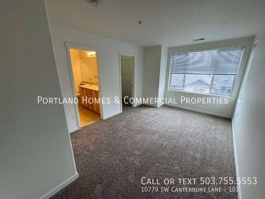 Townhouse for rent at 10779 SW Canterbury Lane #101, Portland, OR 97224