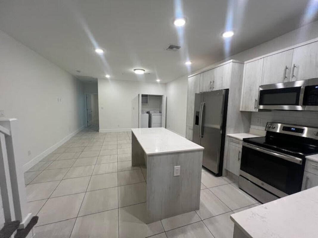 Townhouse for rent at 3884 Melaleuca Lane, Lake Worth, FL 33461