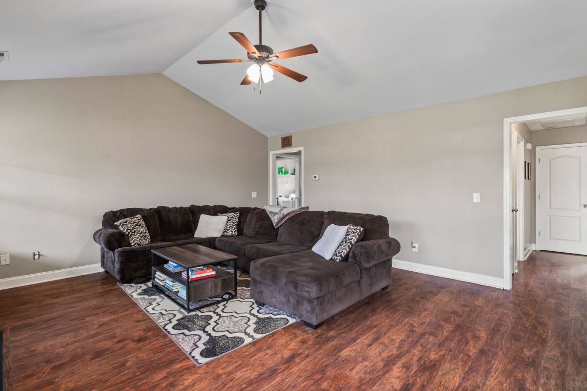 House for rent at 205 Long Neck Dr, Richlands, NC 28574