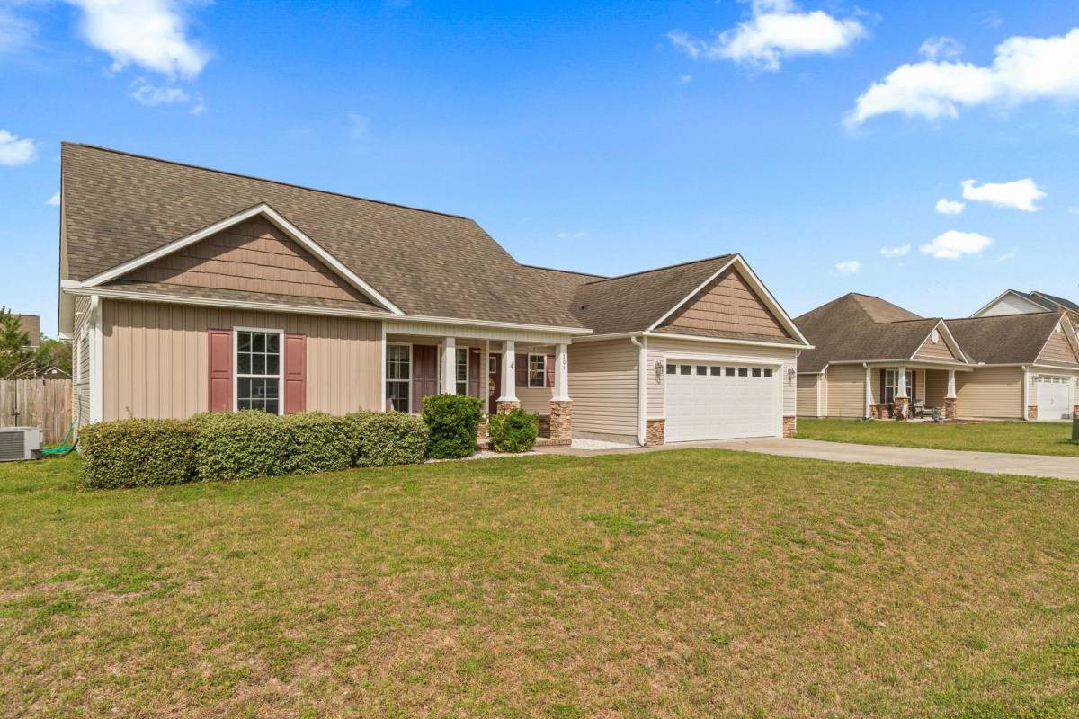 House for rent at 205 Long Neck Dr, Richlands, NC 28574
