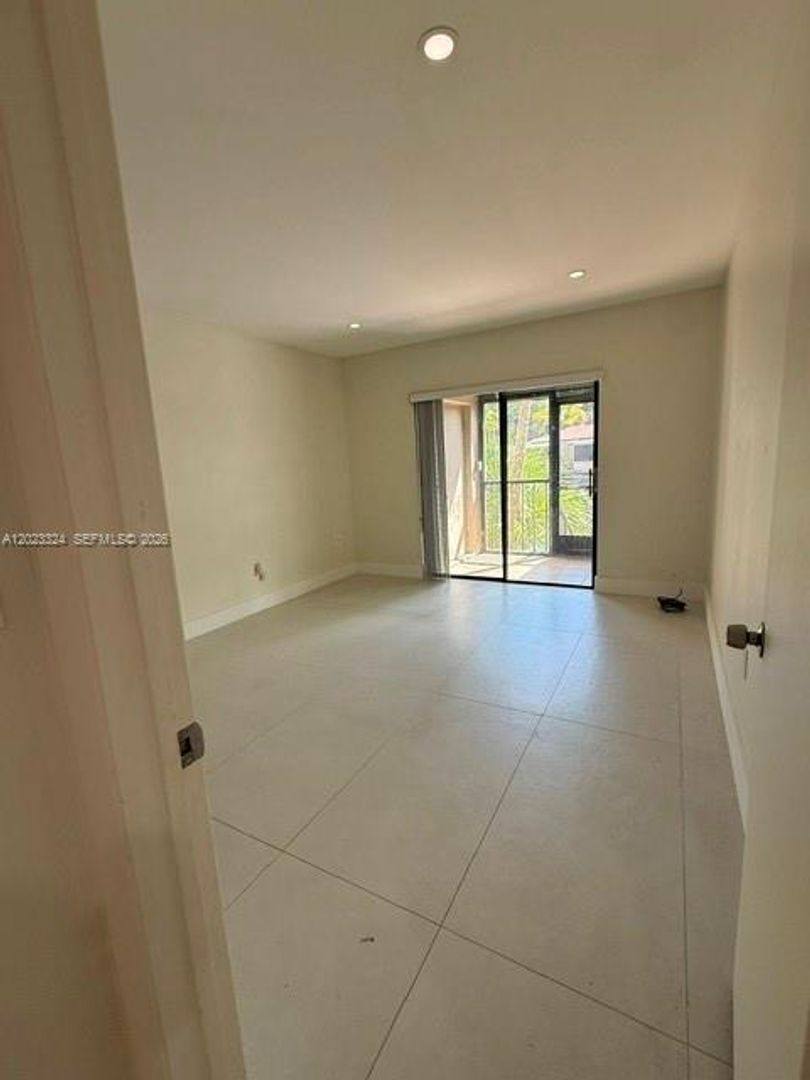 Townhouse for rent at 8304 Dundee Terrace, Hialeah, FL 33016
