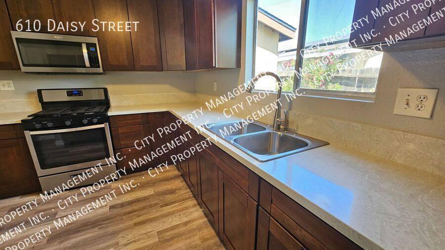 House for rent at 610 Daisy St, Escondido, CA 92027
