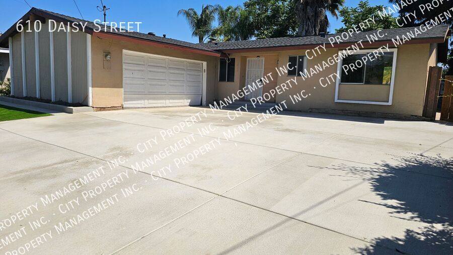 House for rent at 610 Daisy St, Escondido, CA 92027